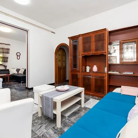 Apartment Sena *