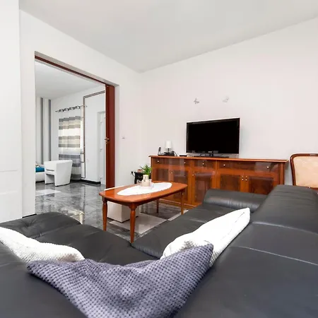 Sena Apartment *
