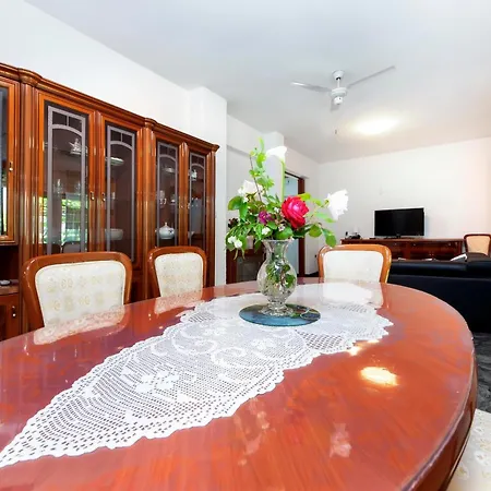 Apartment Sena *