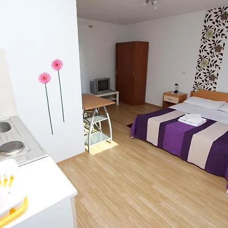 Апартаменты Sena Ровинь