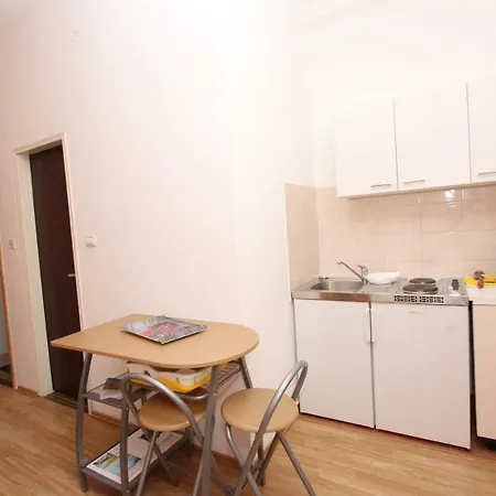 Sena Apartment *