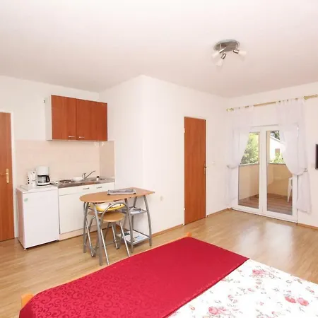 Sena Apartment *
