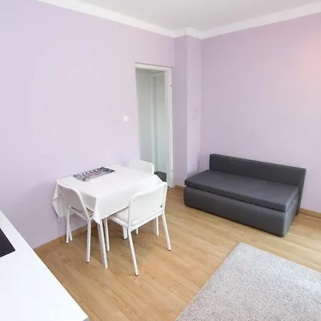 Sena Apartment *