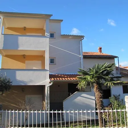Apartman Sena *